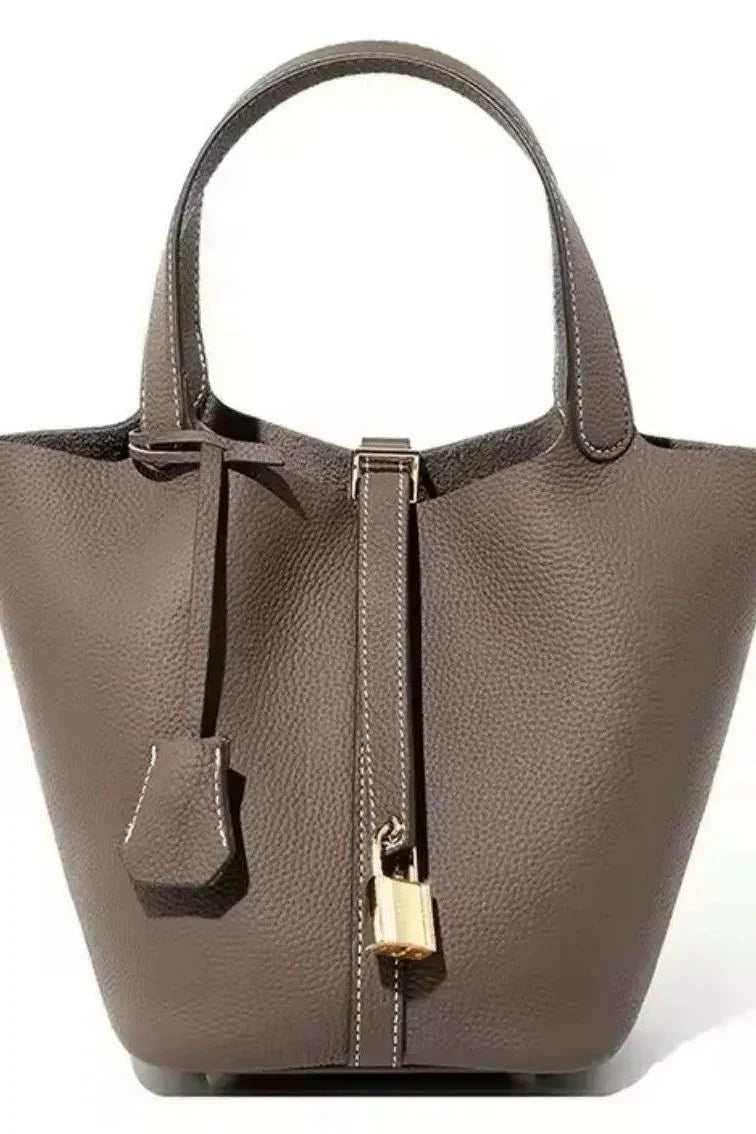 Luxe Bucket Bag mit Schlossdetail
